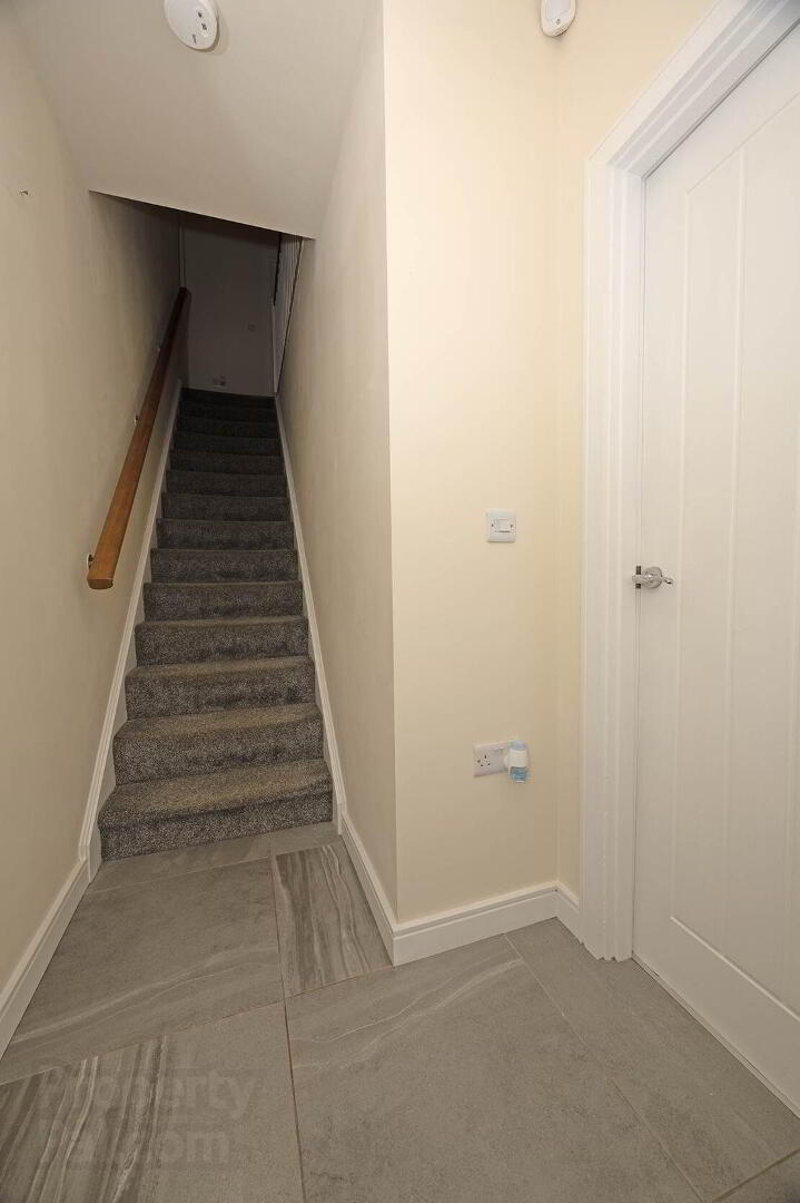 13 Moyraverty Close 4 of 24