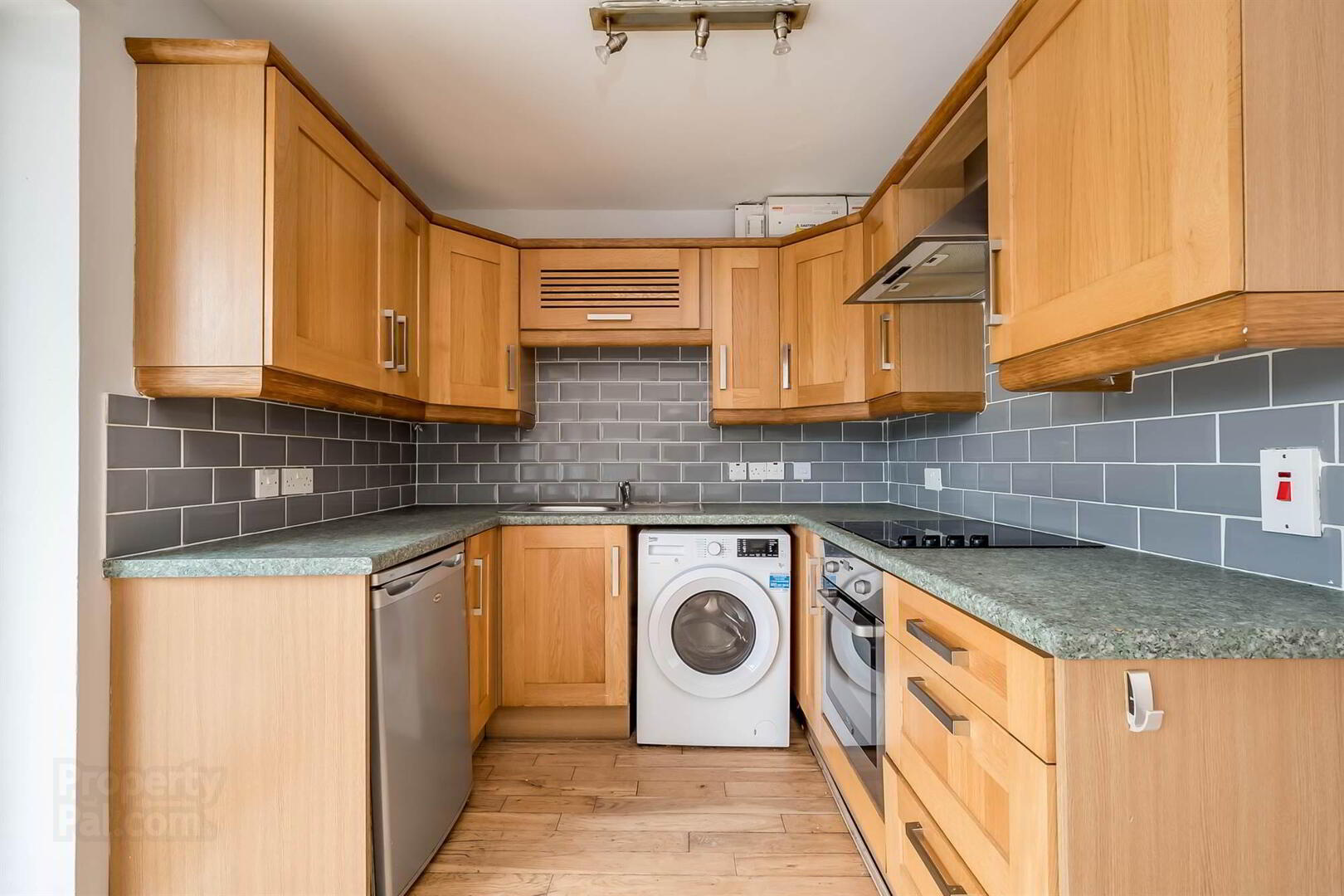 Apt 10, Balmoral Court 6 of 13