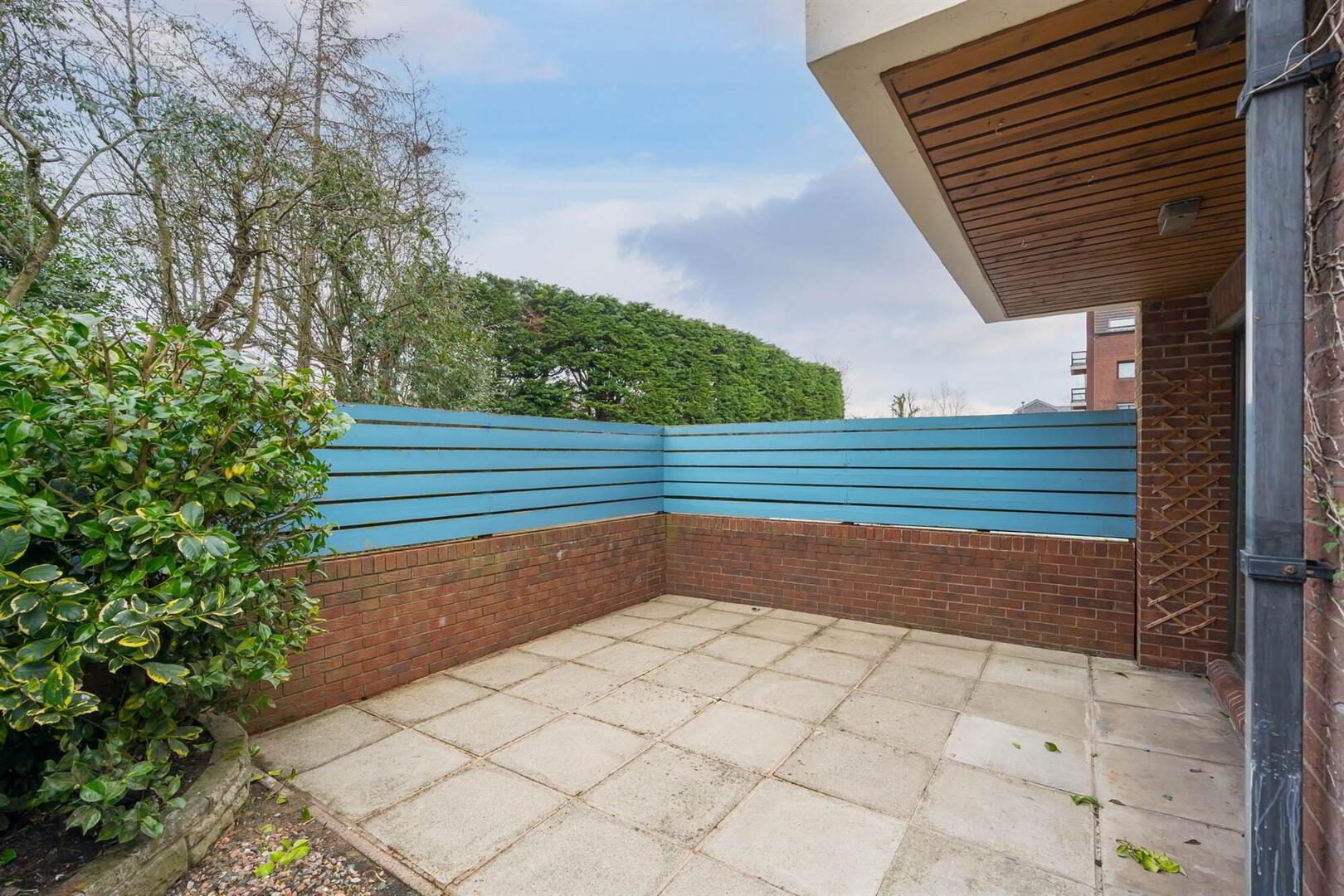 Apt 10, Balmoral Court 11 of 13