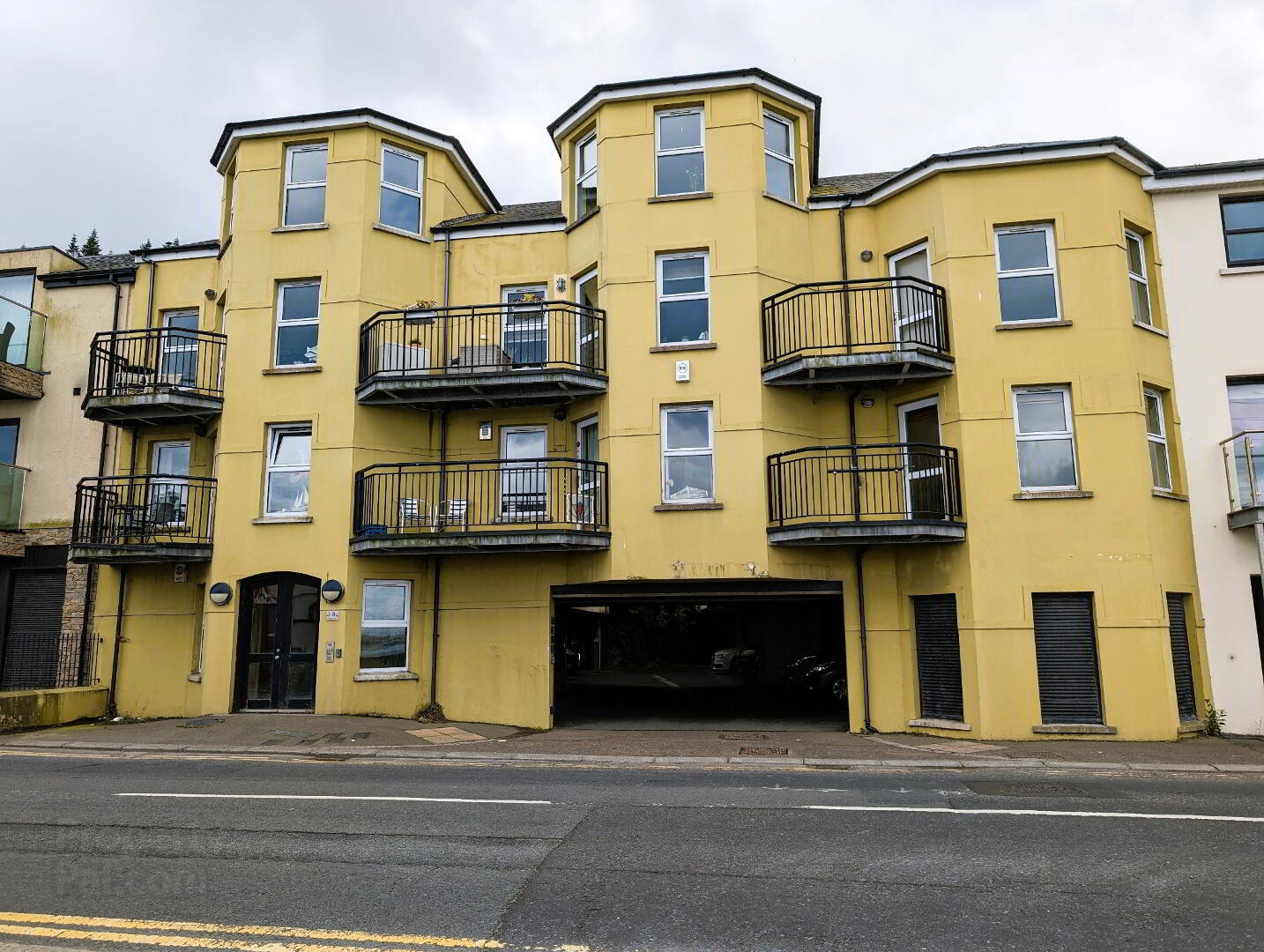 8 The Moorings, 81-83 South Promenade