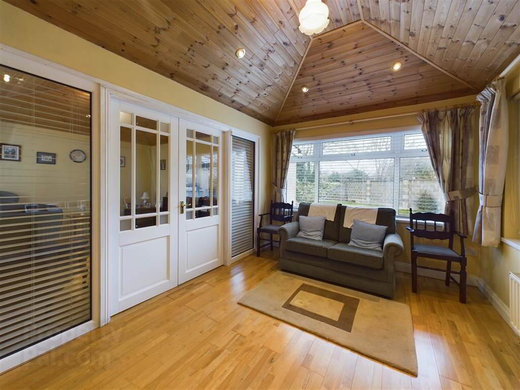 19 Foxcroft Avenue 5 of 13