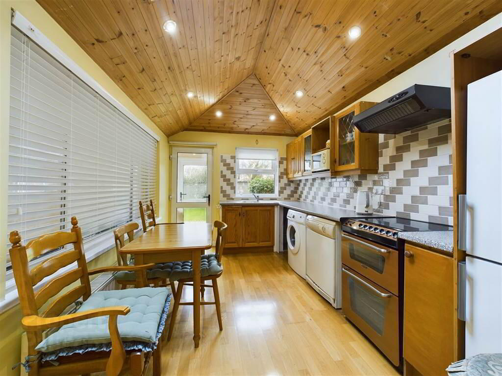 19 Foxcroft Avenue 4 of 13