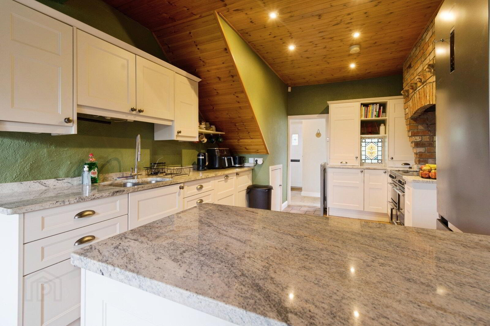 2 Burnbrae Avenue 9 of 22
