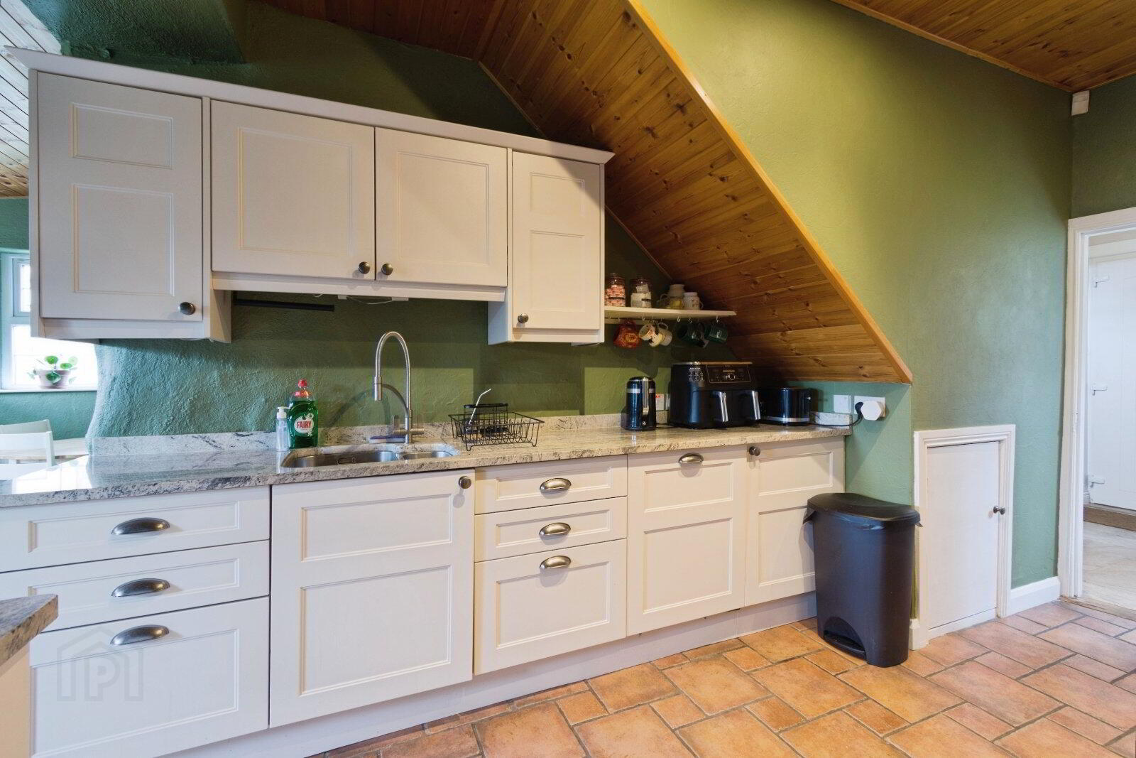 2 Burnbrae Avenue 10 of 22