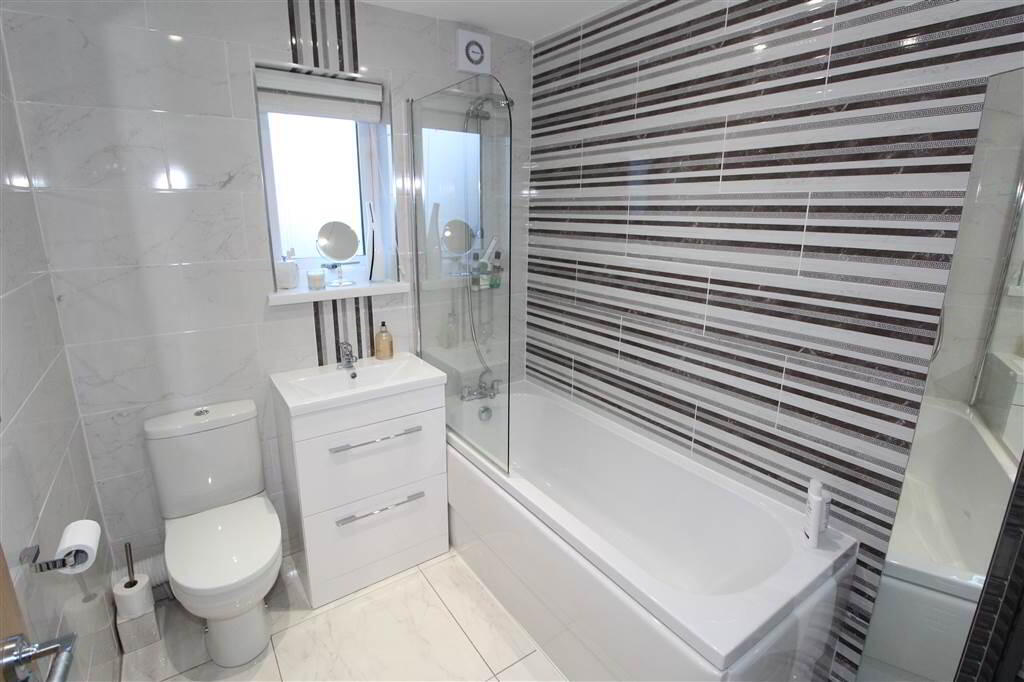 Photo 18 of Apt 3, 84 Shore Road, Greenisland, Carrickfergus