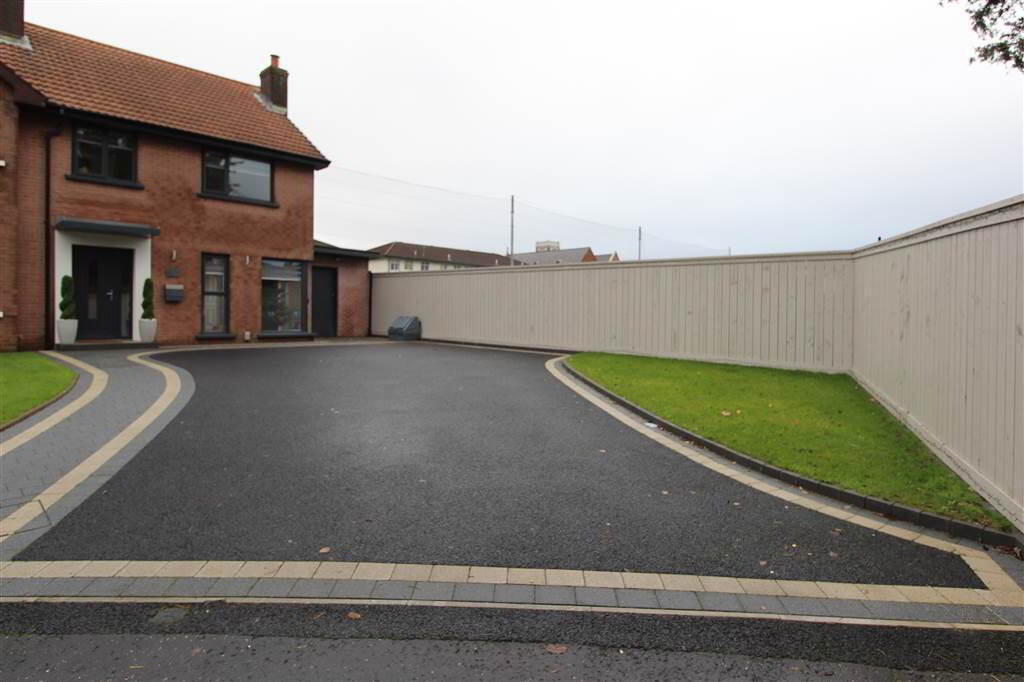 Photo 1 of 24 Graham Gardens, Balfast, Belfast