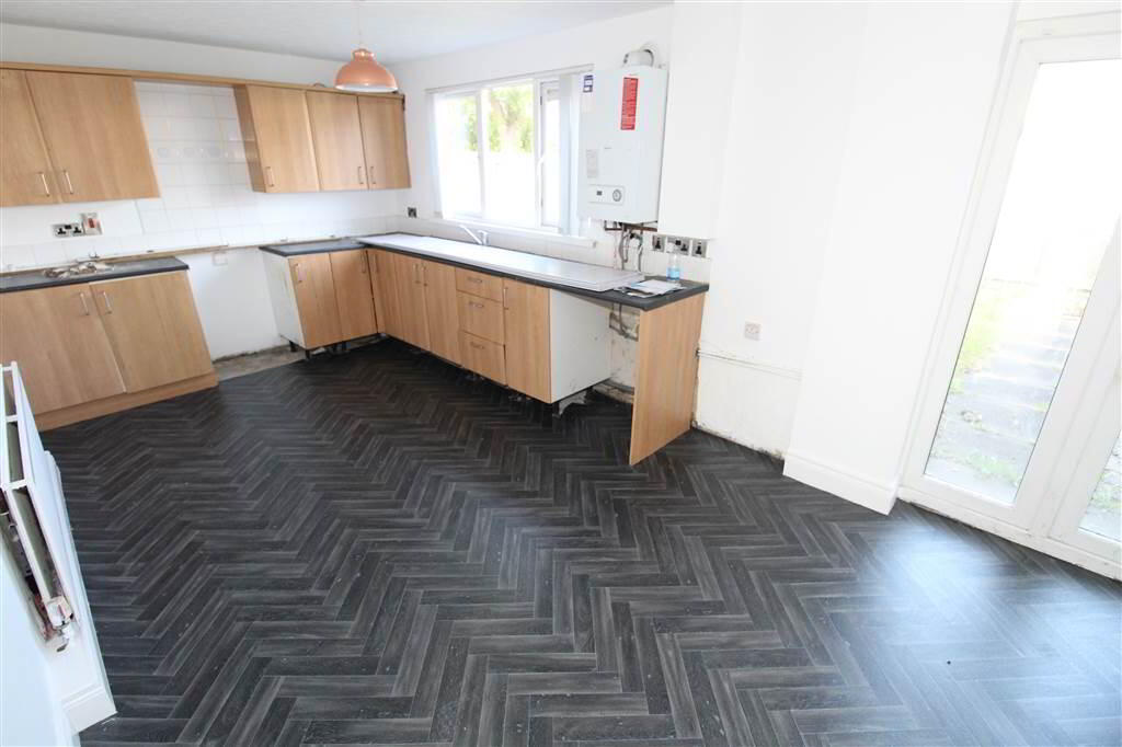 Photo 4 of 38 Westland Way, Belfast