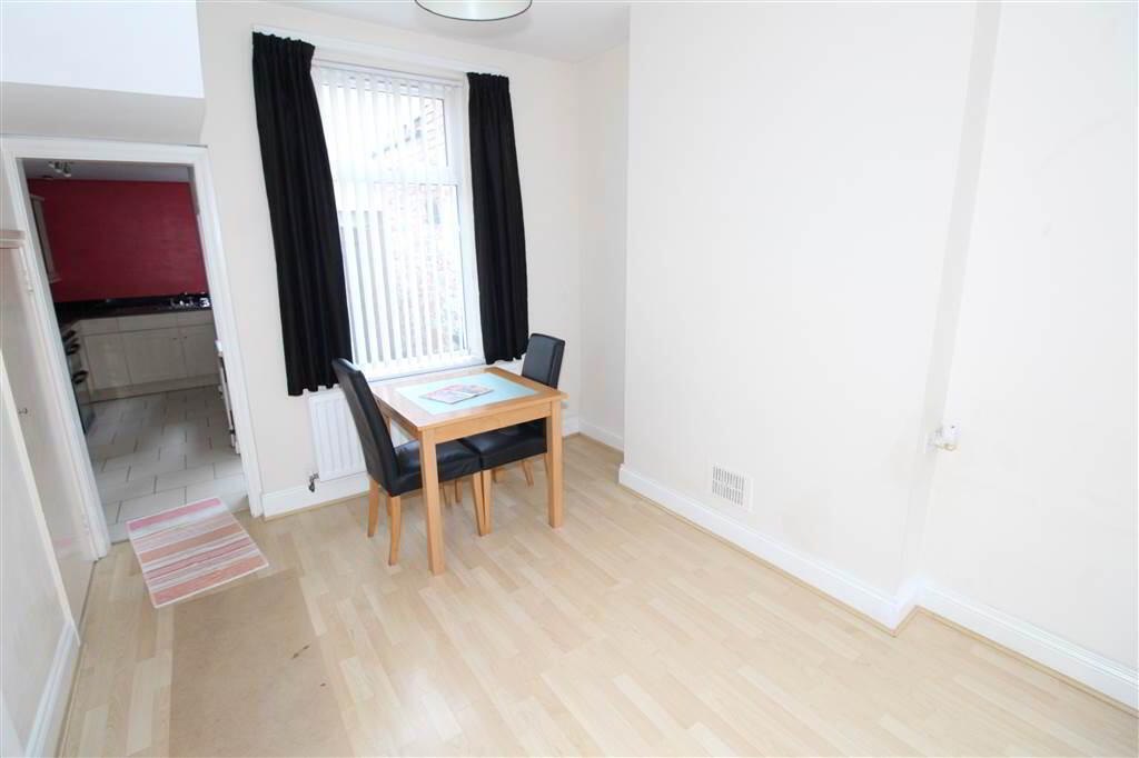 Photo 3 of 38 Kensington Avenue, Belfast
