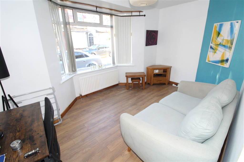 Photo 3 of 41 Dunraven Avenue, Belfast