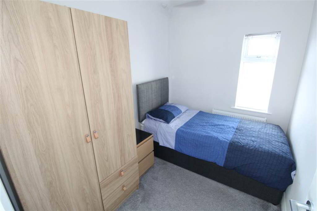 Photo 7 of 17 Dunraven Crescent, Belfast