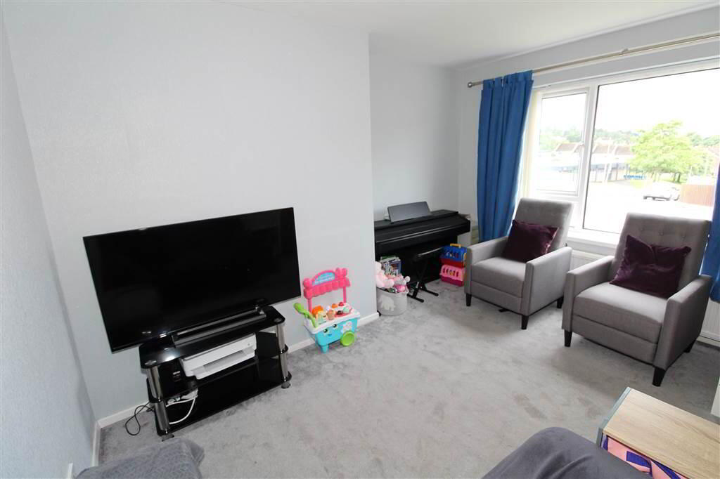 Photo 3 of 34 Woodview Drive, Belfast