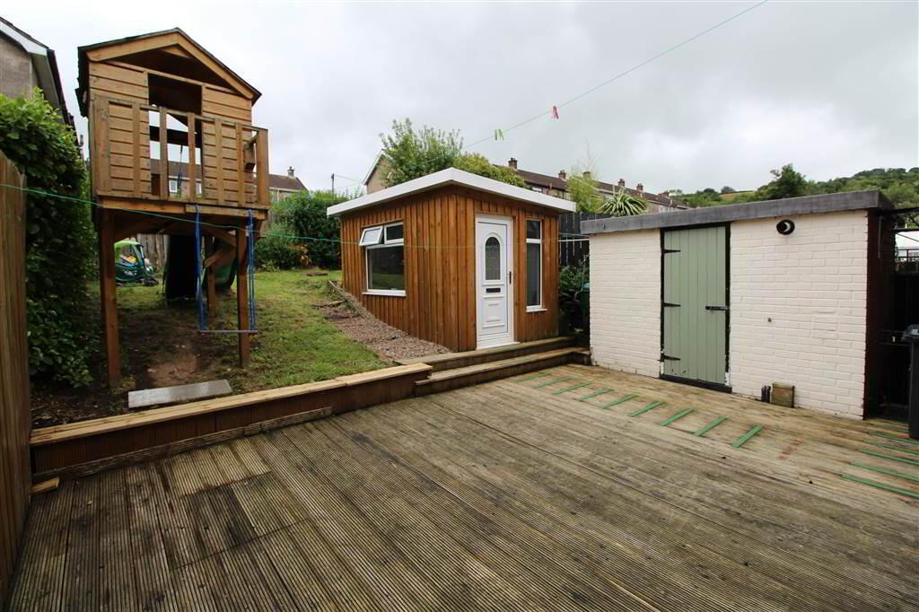 Photo 10 of 34 Woodview Drive, Belfast