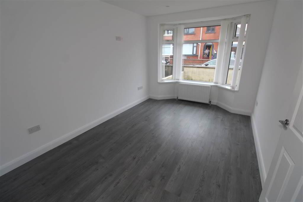 Photo 3 of 51 Loopland Drive, Belfast