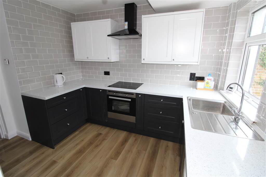 Photo 7 of 38 The Striaght, Belfast