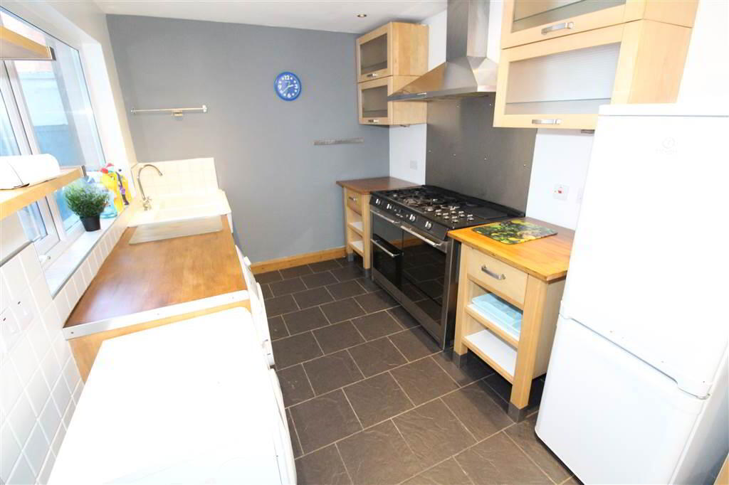 Photo 4 of 230 Beersbridge Road, Belfast