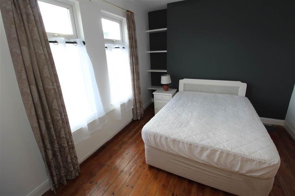 Photo 5 of 230 Beersbridge Road, Belfast