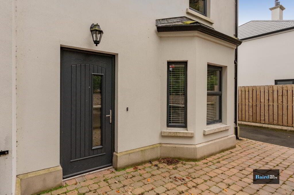  3 Ampertaine Manor