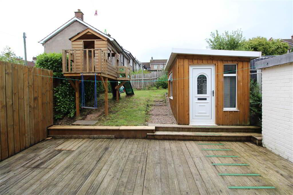 Photo 11 of 34 Woodview Drive, Belfast