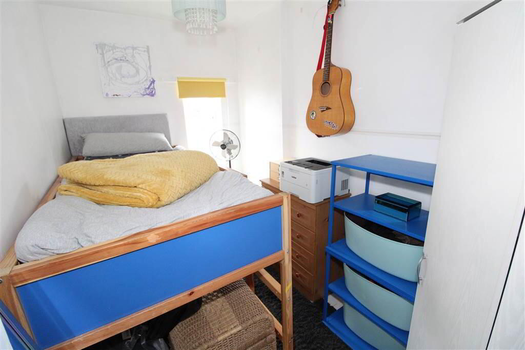 Photo 9 of 15 Dunraven Crescent, Belfast