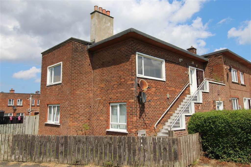 Photo 2 of 18b Lissan Close, Belfast