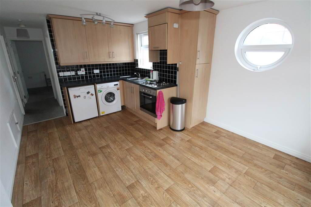 Photo 3 of 70 Connsbrook Avenue, Belfast