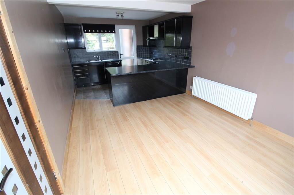 Photo 6 of 18 Woodview Drive, Belfast