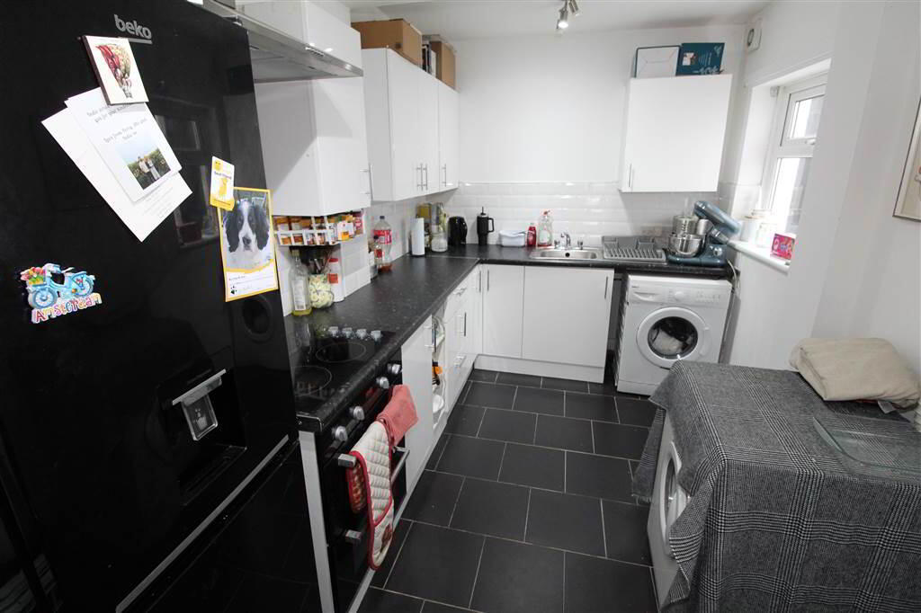 Photo 4 of 24 Dunraven Avenue, Belfast