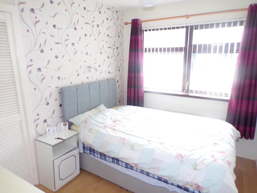 23 hillview bed 1.jpg