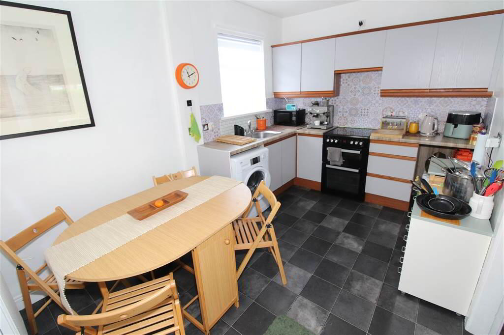 Photo 4 of 15 Dunraven Crescent, Belfast