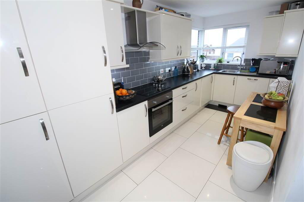 Photo 12 of Apt 3, 84 Shore Road, Greenisland, Carrickfergus