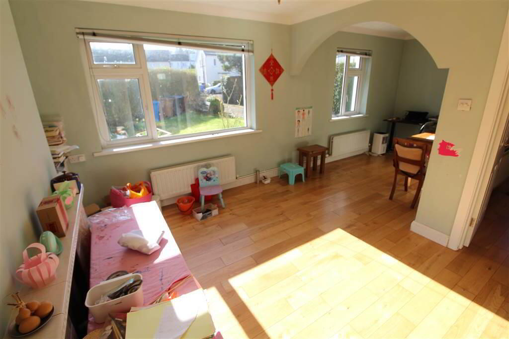 Photo 3 of 18 Downshire Park Central, Belfast