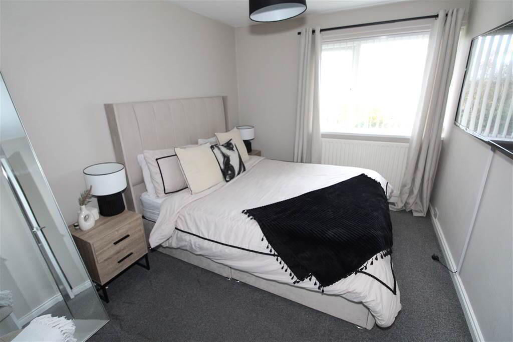 Photo 8 of 32 Ravenswood Crescent, Belfast