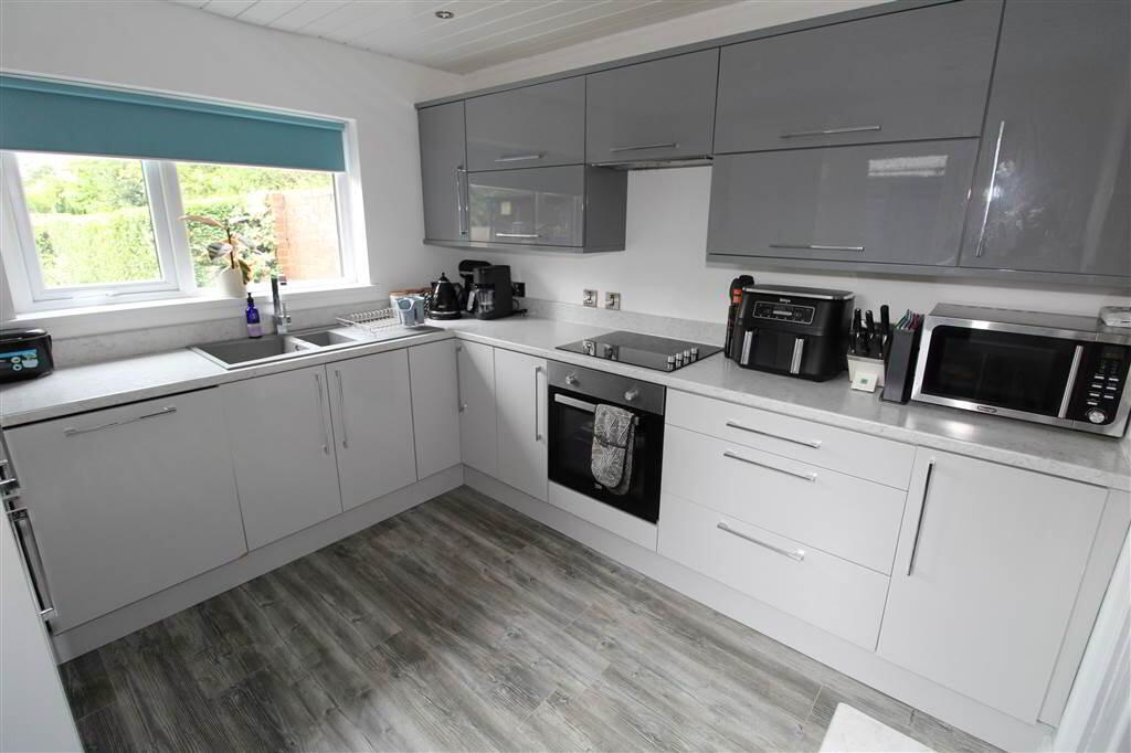 Photo 10 of 363 Castlereagh Road, Belfast
