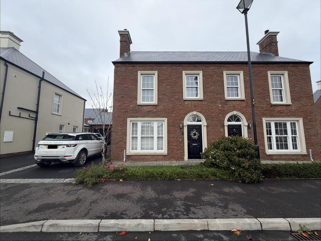  6 Deanery Court