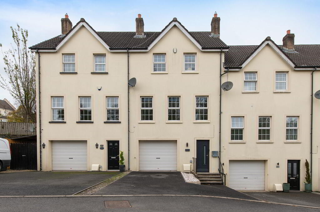 Photo 1 of 33 Tobar-Glen Crescent, Newtownabbey