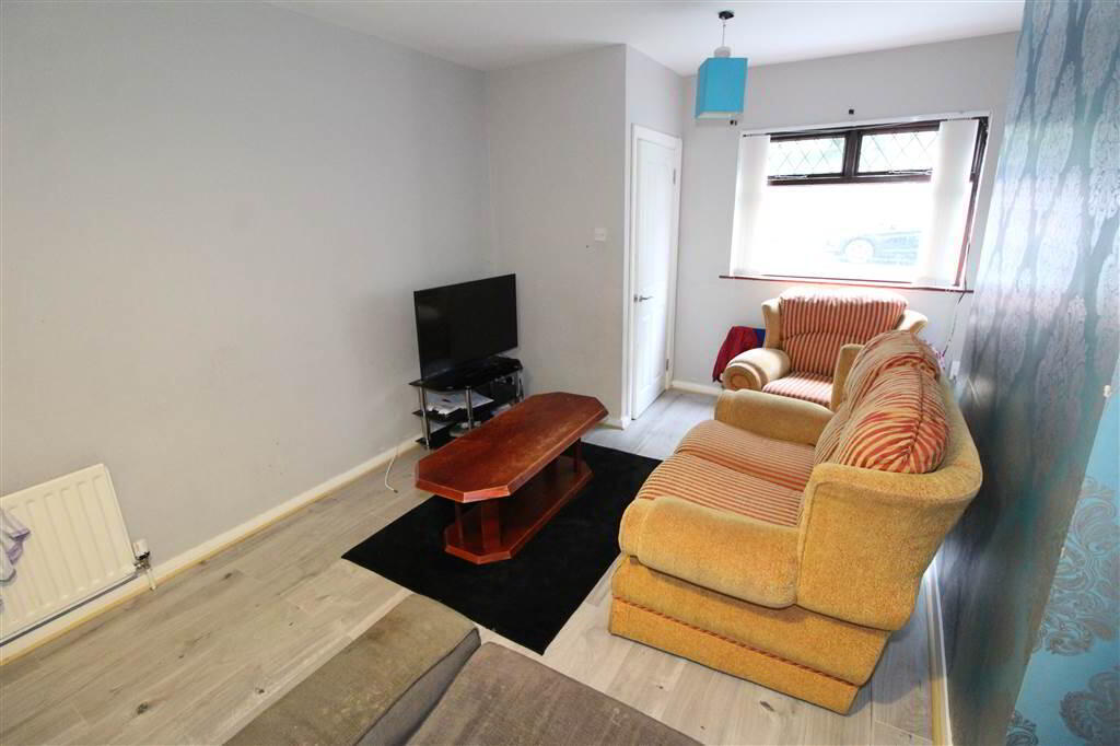 Photo 2 of 30 Low Road, Lisburn