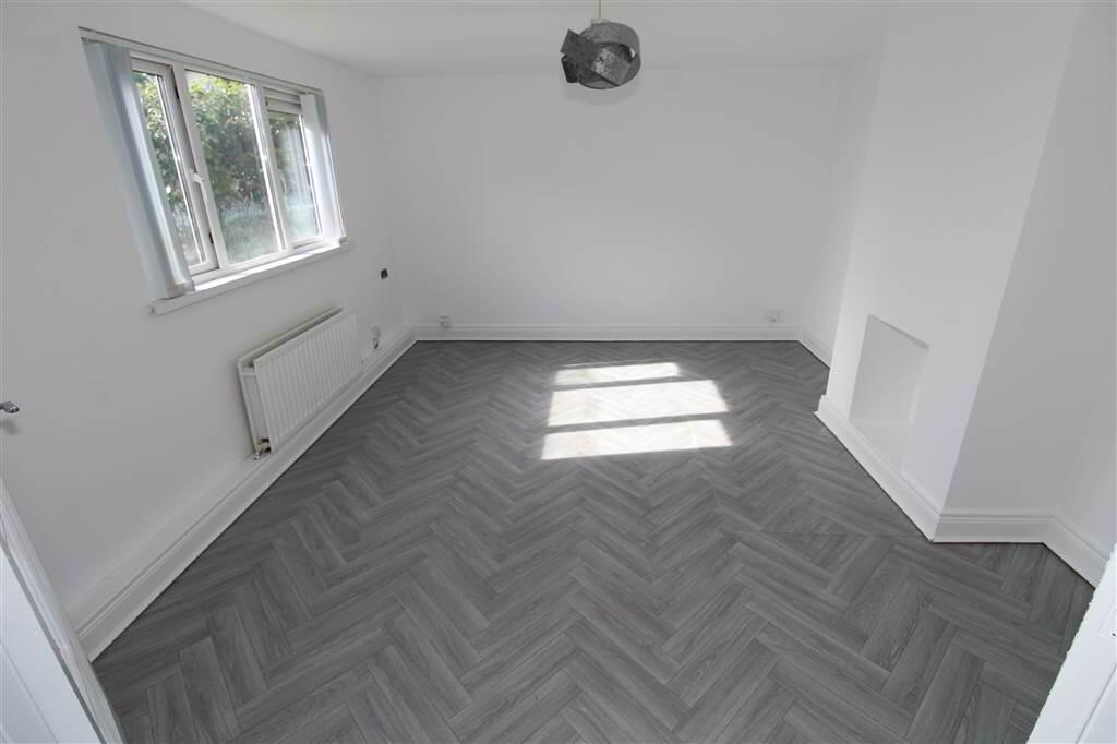 Photo 3 of 38 Westland Way, Belfast