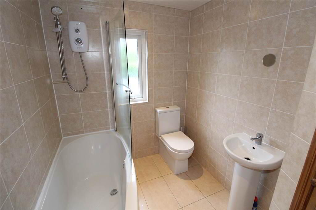Photo 9 of 34 Woodview Drive, Belfast