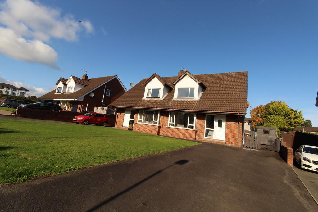 Photo 1 of 8 Glenview Close, Newtownabbey