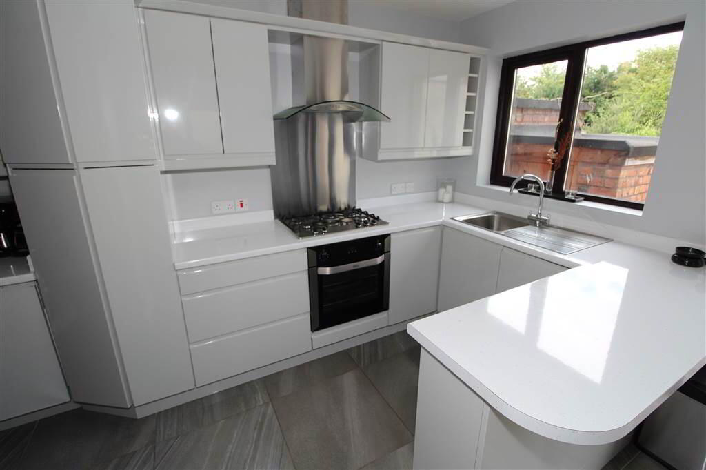 Photo 9 of 270 Castlereagh Road, Belfast
