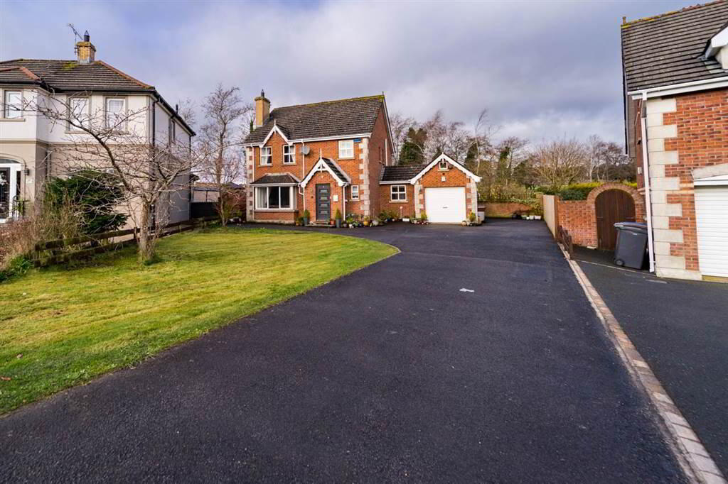 Photo 2 of 25 Hawthorn Hill, Newtownards