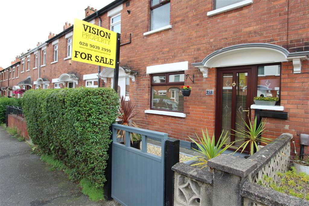 Photo 2 of 25 Loopland Road, Belfast
