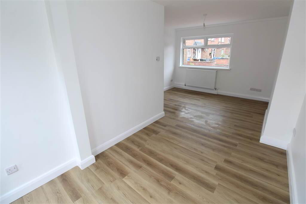 Photo 5 of 38 The Striaght, Belfast