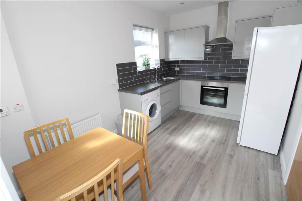 Photo 4 of 17 Dunraven Crescent, Belfast