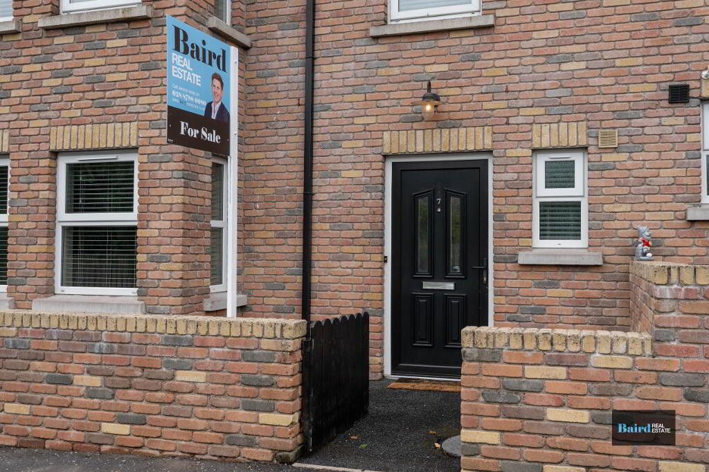  7 North Close