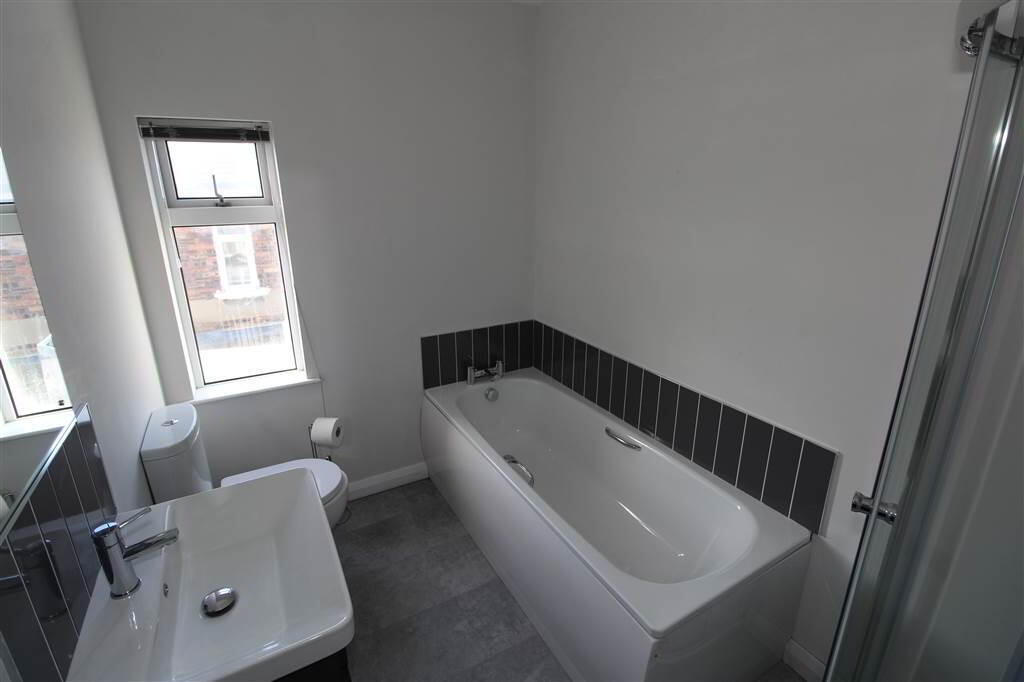 Photo 8 of 17 Dunraven Crescent, Belfast