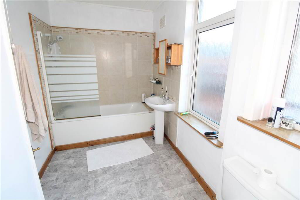 Photo 8 of 41 Dunraven Avenue, Belfast