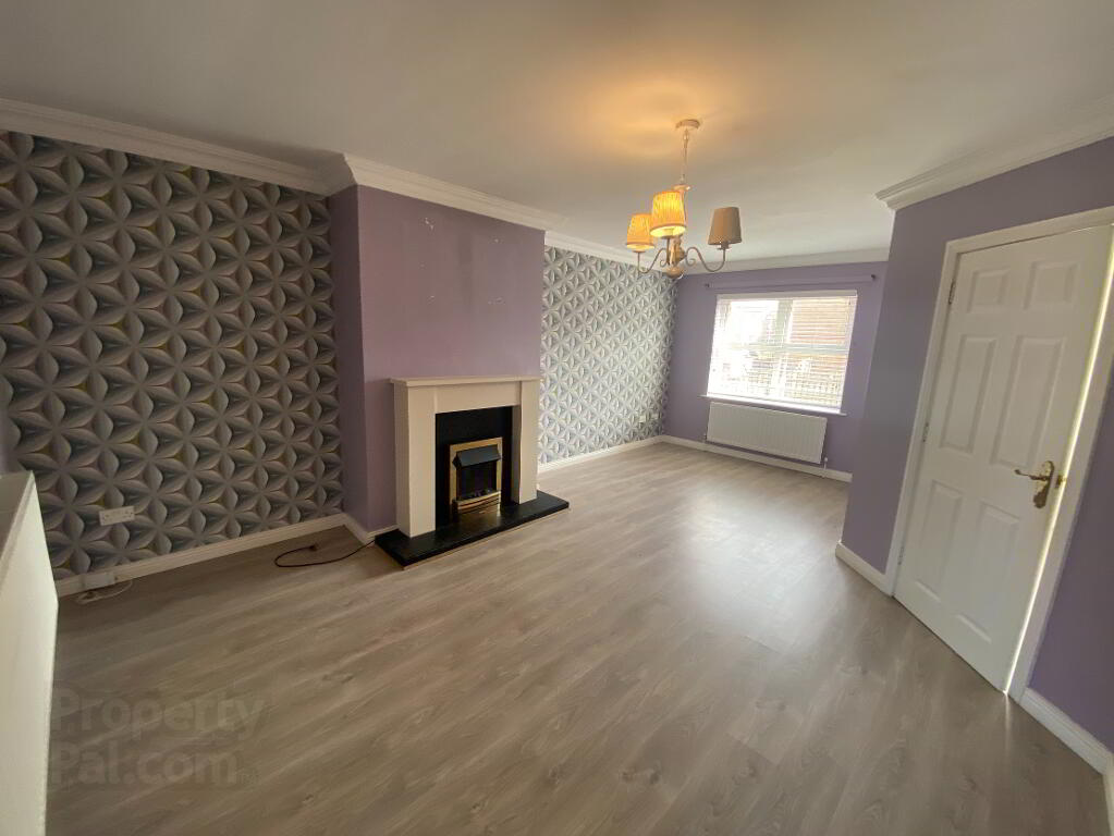 Photo 2 of 126 Shepherds Glen, Londonderry