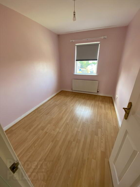 Photo 5 of 126 Shepherds Glen, Londonderry