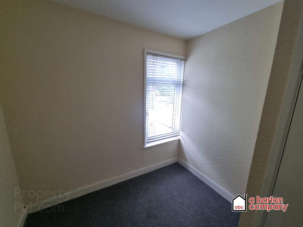 Photo 9 of 24 Ballyclare Road, Glengormley, Newtownabbey